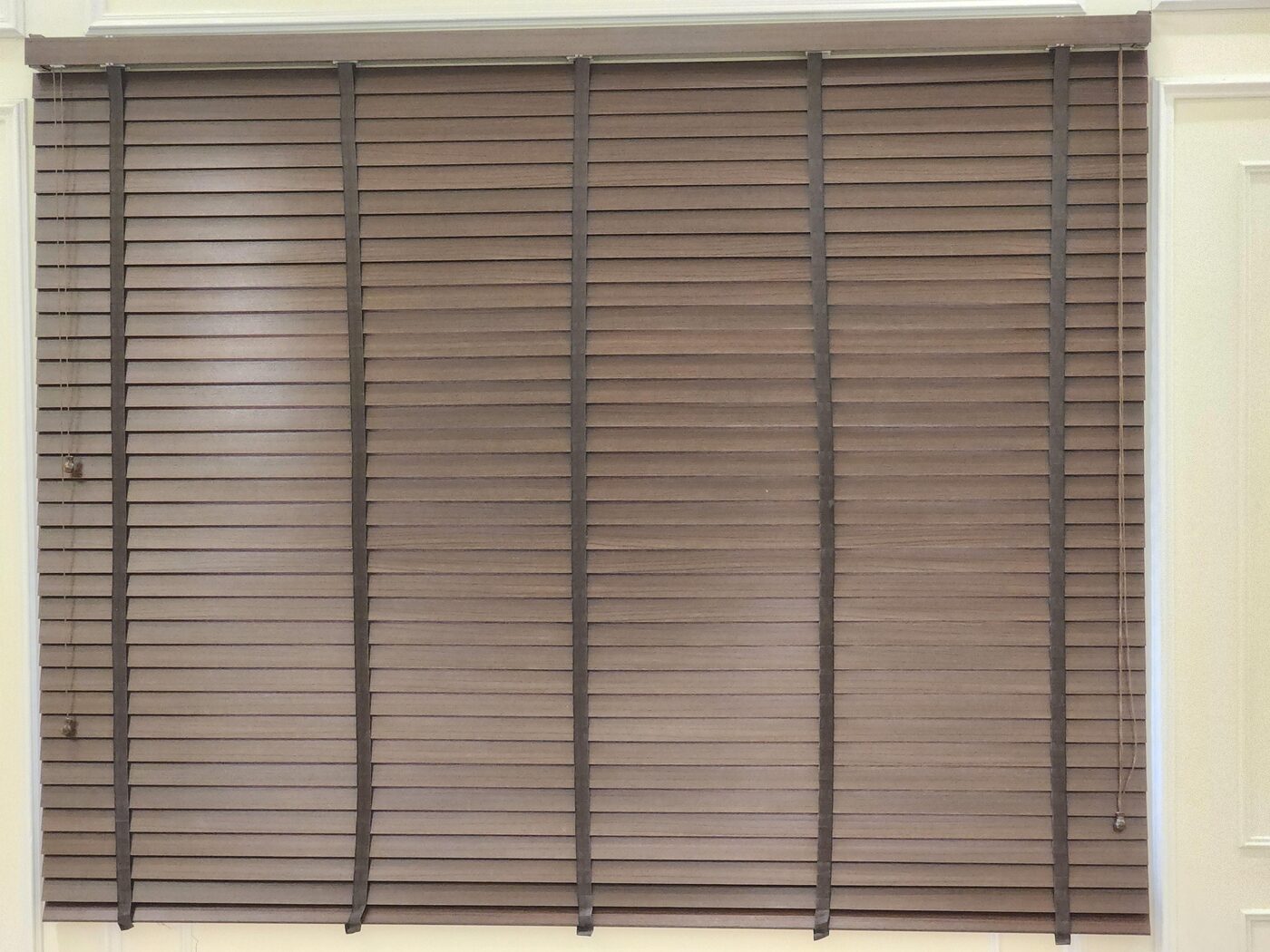 Window Blinds project by Lasani Interior Decor in Bahawalpur